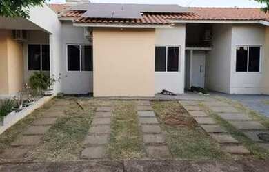 Imagem: A casa em condomínio possui 3 Dormitórios, 2 Banheiros, 2