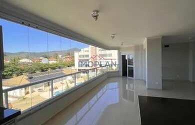 Imagem: O apartamento possui 3 Dormitórios, 1 Banheiro, 5 Vagas na