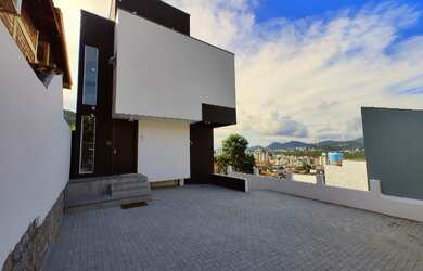 Imagem: A kitnet possui 1 Dormitório, 1 Banheiro, 1 Vaga na garagem