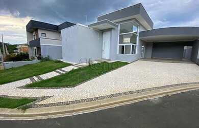 Imagem: A casa em condomínio possui 3 Dormitórios, 3 Banheiros, 4