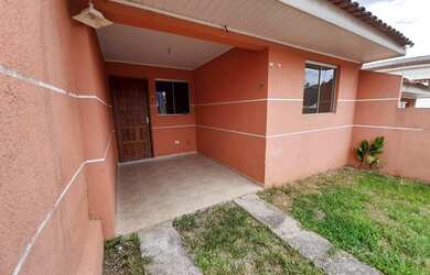 Imagem: A casa possui 2 Dormitórios, 1 Banheiro, 1 Vaga na garagem