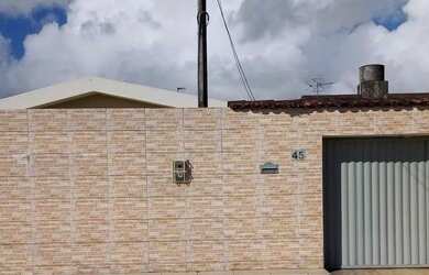 Imagem: A casa possui 5 Dormitórios, 4 Banheiros, 3 Vagas na garagem