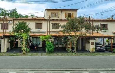 Imagem: A casa em condomínio possui 3 Dormitórios, 2 Banheiros, 2