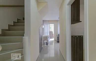 Imagem: A casa em condomínio possui 2 Dormitórios, 3 Banheiros, 2