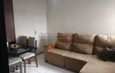 Imagem: O apartamento possui 2 Dormitórios, 1 Banheiro, 1 Vaga na garagem