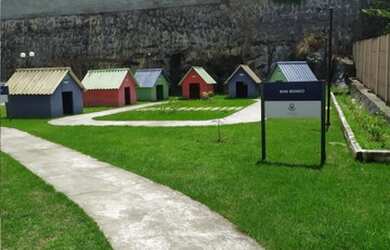 Imagem: O apartamento possui 2 Dormitórios, 1 Banheiro, 1 Vaga na garagem