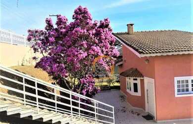 Imagem: A casa em condomínio possui 4 Dormitórios, 4 Banheiros, 3