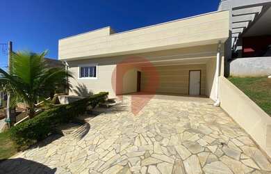 Imagem: A casa em condomínio possui 3 Dormitórios, 3 Banheiros, 4