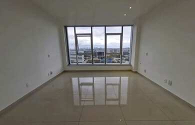 Imagem: O depósito possui 1 Vaga na garagem, 26m² de Área e está