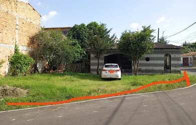 Imagem: A casa possui 3 Dormitórios, 2 Banheiros, 1 Vaga na garagem