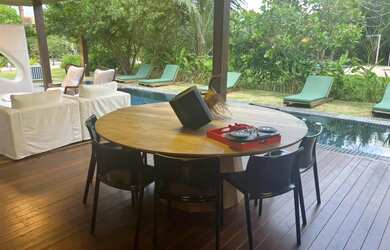 Imagem: A casa em condomínio possui 5 Dormitórios, 5 Banheiros, 3