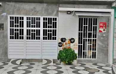 Imagem: A casa possui 2 Dormitórios, 1 Banheiro e está localizado