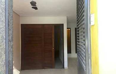 Imagem: A casa possui 3 Dormitórios, 3 Banheiros e 160m² de Área