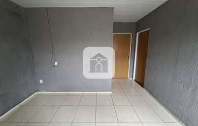 Imagem: A casa possui 2 Dormitórios, 1 Banheiro, 5 Vagas na garagem