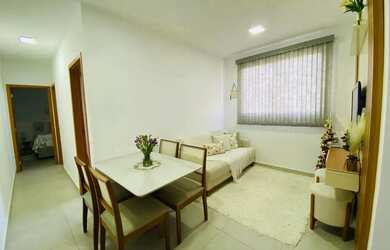 Imagem: O apartamento possui 2 Dormitórios, 1 Banheiro, 1 Vaga na garagem