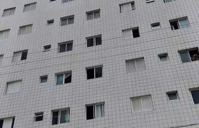 Imagem: O apartamento possui 1 Dormitório, 1 Banheiro, 1 Vaga na garagem