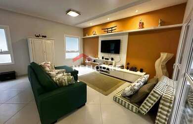 Imagem: A casa possui 4 Dormitórios, 5 Banheiros, 2 Vagas na garagem