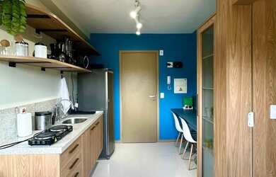 Imagem: O apartamento possui 1 Dormitório, 1 Banheiro, 1 Vaga na garagem