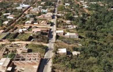 Imagem: O terreno possui 300m² de Área e está localizado em Sarzedo