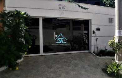 Imagem: A casa possui 3 Dormitórios, 2 Banheiros, 3 Vagas na garagem