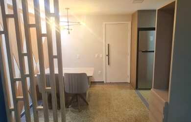 Imagem: O apartamento possui 1 Dormitório, 1 Banheiro, 1 Vaga na garagem