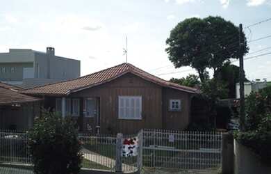 Imagem: O terreno possui 742m² de Área e está localizado em Orfãs