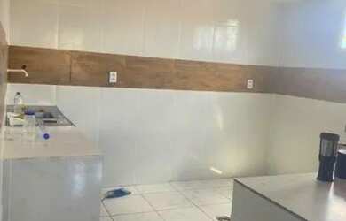 Imagem: A casa possui 1 Dormitório e 1 Banheiro e está localizado