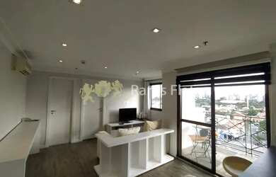 Imagem: O studio possui 1 Dormitório, 1 Banheiro, 1 Vaga na garagem