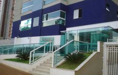 Imagem: O apartamento possui 3 Dormitórios, 1 Banheiro, 2 Vagas na