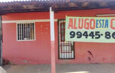 Imagem: A casa possui 2 Dormitórios, 1 Banheiro e está localizado