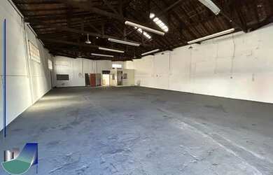 Imagem: O depósito possui 275m² de Área e está localizado em Campos