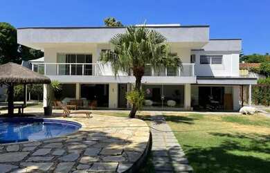 Imagem: A casa em condomínio possui 5 Dormitórios, 5 Banheiros, 4