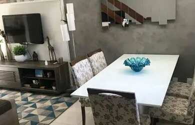 Imagem: A casa e possui 2 Dormitórios, 2 Banheiros, 2 Vagas na garagem