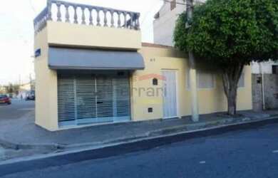 Imagem: A casa possui 2 Dormitórios, 2 Banheiros, 1 Vaga na garagem