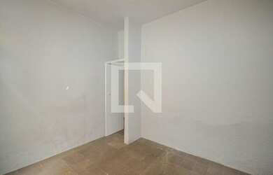 Imagem: A casa possui 2 Dormitórios, 1 Banheiro, 70m² de Área e Varanda