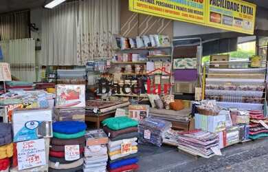 Imagem: O depósito possui 5 Vagas na garagem, 320m² de Área e está