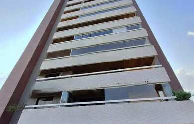 Imagem: O apartamento possui 4 Dormitórios, 5 Banheiros, 3 Vagas na