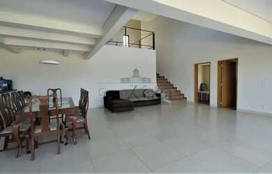 Imagem: A casa em condomínio possui 4 Dormitórios, 3 Banheiros, 3