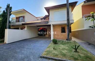 Imagem: A casa em condomínio possui 3 Dormitórios, 4 Banheiros, 4