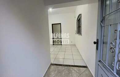 Imagem 2: Casa comercial com 4 quartos sendo 1 com suíte, localizado no Bairro...