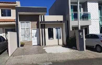 Imagem: A casa possui 3 Dormitórios, 1 Banheiro, 1 Vaga na garagem