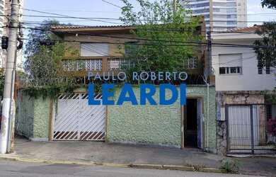 Imagem: A casa possui 3 Dormitórios, 2 Banheiros, 1 Vaga na garagem