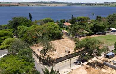 Imagem: O terreno possui 227m² de Área e está localizado em Balneário