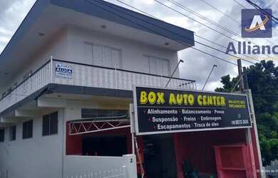 Imagem: A casa possui 3 Dormitórios, 2 Banheiros, 2 Vagas na garagem