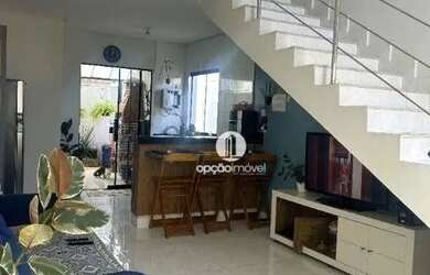 Imagem: A casa possui 2 Dormitórios, 2 Banheiros, 2 Vagas na garagem