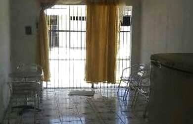 Imagem: A casa possui 4 Dormitórios, 3 Banheiros, 2 Vagas na garagem