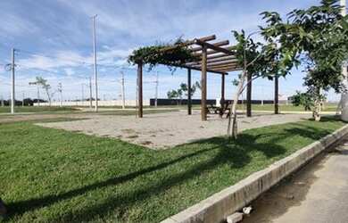 Imagem: O terreno possui 140m² de Área e está localizado em Parque