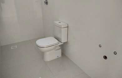 Imagem 5: Apartamento Grande Pronto com vista livre, sacada ampla 3 suítes, 2 garagens