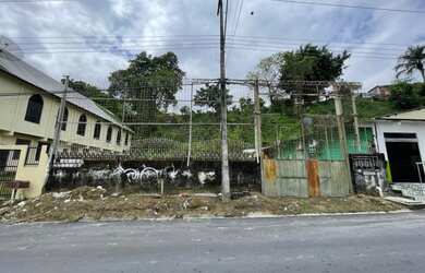 Imagem: O terreno possui 375m² de Área e está localizado em Colônia