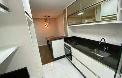 Imagem: O apartamento possui 2 Dormitórios, 1 Banheiro, 1 Vaga na garagem